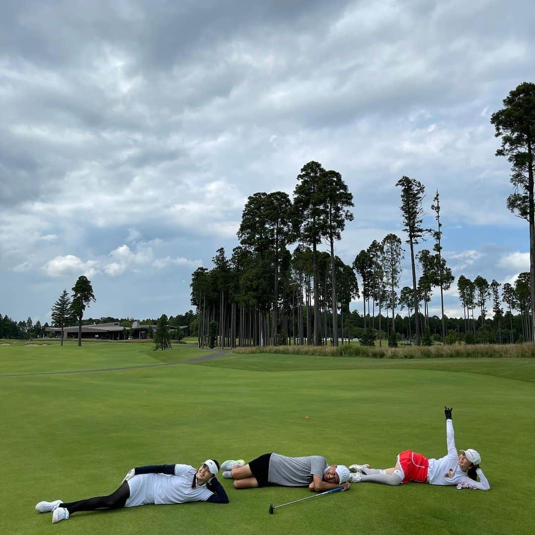 宮崎宣子さんのインスタグラム写真 - (宮崎宣子Instagram)「桂子さんと、大学の先輩落合さんと、 仲良しゴルフ⛳️🏌️‍♀️  桂子さん、めちゃくちゃ褒めてくれるからなんだかいつもとっても楽しい🥰  ゴルフって本当に最高💛  #ゴルフウェア #archivio  #ゴルフ女子  #梅雨の晴れ間  #エンジョイゴルフ #golf #golfgirl」6月28日 19時57分 - miyazaki_nobuko