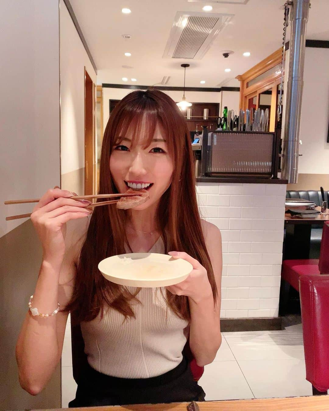 美波千夏さんのインスタグラム写真 - (美波千夏Instagram)「. うしごろバンビーナ銀座店へ❤️ お肉大好き！何から何まで美味しかった🥺 ほっぺた落ちすぎてもしかしたらないかも🥺  お腹も気持ちも大満足な季節限定コースでした❤️ また行こうっと🍴💓 @ushigoro_yakiniku . . . #焼肉 #焼肉デート #銀座ディナー  #銀座焼肉 #銀座ご飯 #うしごろバンビーナ銀座 #うしごろバンビーナ」6月28日 20時12分 - chinatsu_minami