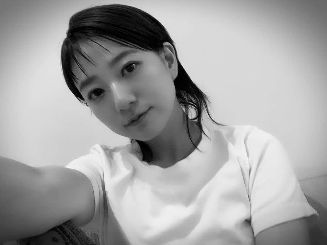 伊藤千晃のインスタグラム：「そいえば、切らずに残しましたよ、えりあし😗 ⁡  #髪伸ばし中  #まずは目指せボブ」