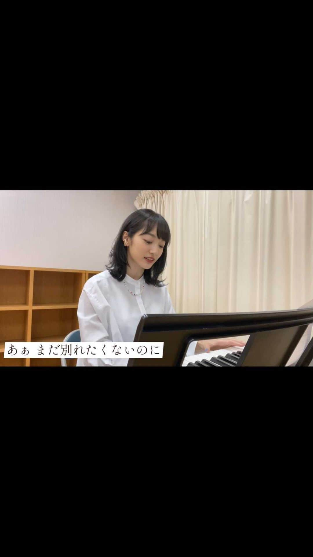 下村実生のインスタグラム：「今日がお誕生日の元マネージャーさんへ作った曲です！ 結構恥ずかしいし、伴奏も歌もつたないですが、せっかくなので載せちゃいます…  元マネージャーさん、お誕生日おめでとう〜！！ 早く会いたいよ〜🥳」