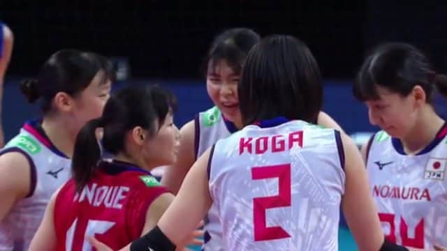 井上琴絵のインスタグラム：「🎥... . 🌟🌟🌟🌟🌟 vs ロシア🇷🇺 . . @volleyballworld @volleyballnationsleague #VNL#VolleyballNationsLeague #Italy#Rimini#Volleyball#teamJAPAN#2thJune  Reposted from @volleyballnationsleague Japan 🇯🇵 decided to run a defense masterclass, but Russia 🇷🇺 made sure they’d keep up! Here are some of the best rallies of their match.   📺 Watch the 2021 #VNL on #Volleyball TV - LINK IN BIO!  📰 Latest updates ➡ volleyballworld.com  🏐 #BePartOfTheGame」