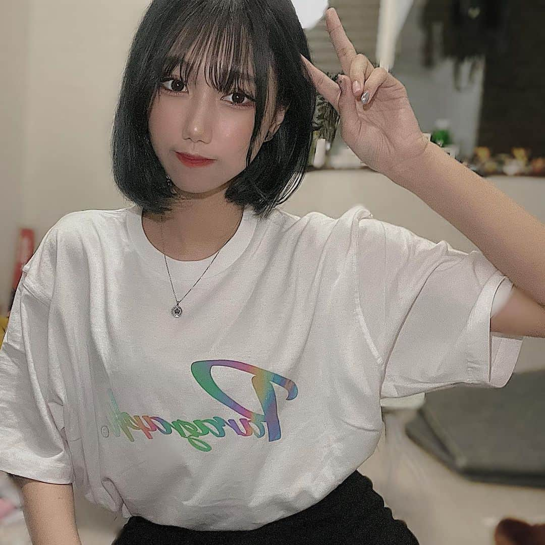 原田まゆさんのインスタグラム写真 - (原田まゆInstagram)「. 光当てると虹色になる魔法のTシャツ!! ワテの一張羅！ #Tシャツ#白シャツコーデ #ootd#Paragraph#韓国ファッション#韓国ファッション#daily #daily_photo_jpn #socialdistancing #좋아요 #소통 #팔로우 #팔로미 #오오티디 #데일리룩 #패션 #뷰티스타그램 #메이크업 #셀카 #赞 #粉我 #我的最愛」6月28日 22時14分 - mayugearimasu