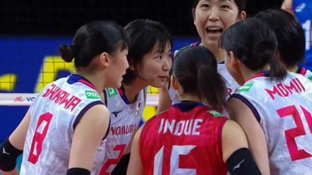井上琴絵のインスタグラム：「🎥... . 🌟🌟🌟🌟🌟 vs ロシア🇷🇺 . . #VNL#VolleyballNationsLeague#BePartOfTheGame #Italy#Rimini#Volleyball#teamJAPAN#2thJune  Reposted from @jva_volleyball #火の鳥NIPPON ロシア戦より🎥  @volleyballnationsleague @volleyballworld #ネーションズリーグ #VNL #バレーボール #バレー #バレー部 #japanvolleyball #volleyball」