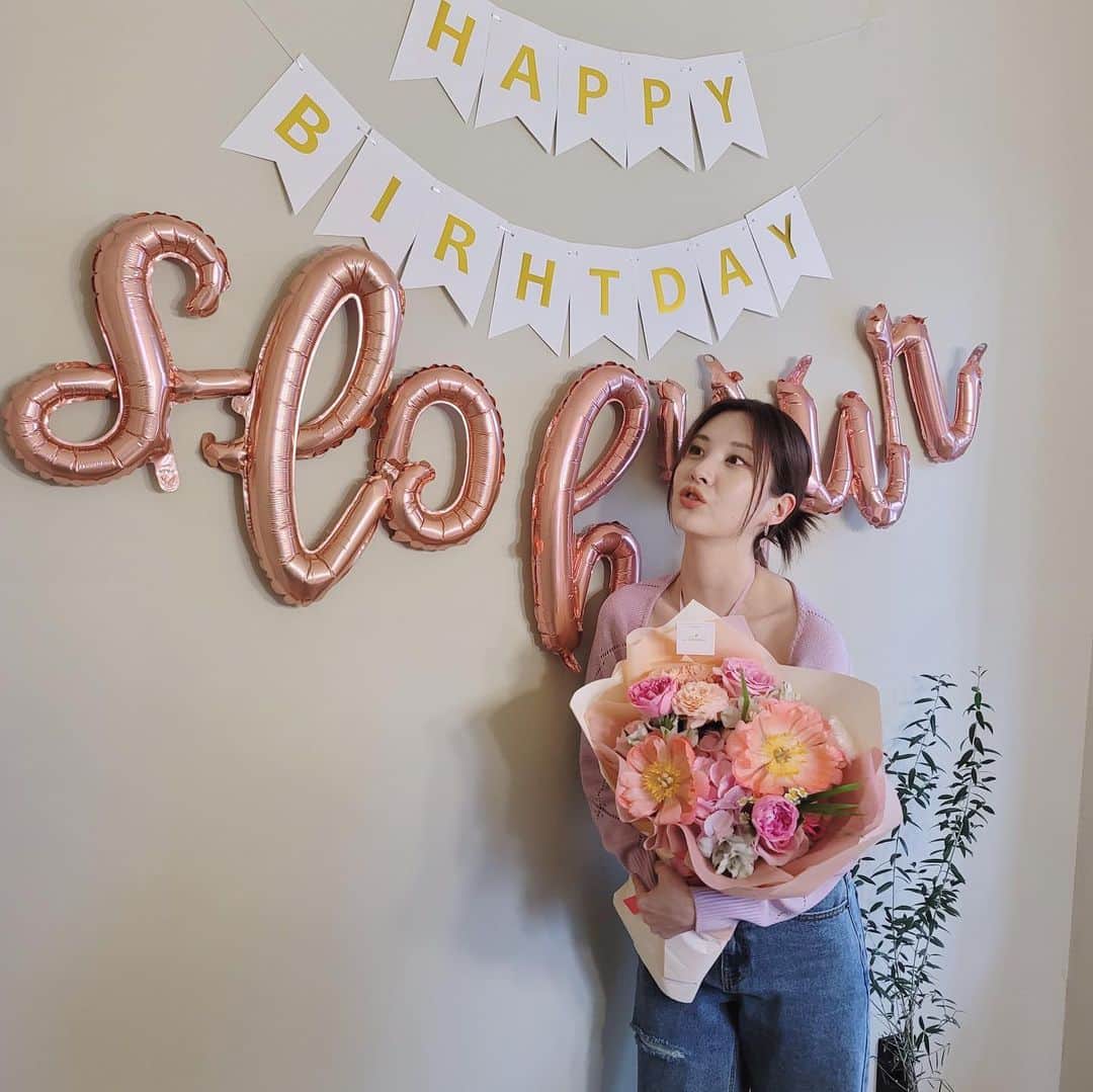ソヒョンさんのインスタグラム写真 - (ソヒョンInstagram)「생일 축하해주신 모든분들 진심으로 감사해요🎂 The happiest birthday ever Love u all🤍🤍🤍🤍🤍🤍🤍」6月28日 23時10分 - seojuhyun_s
