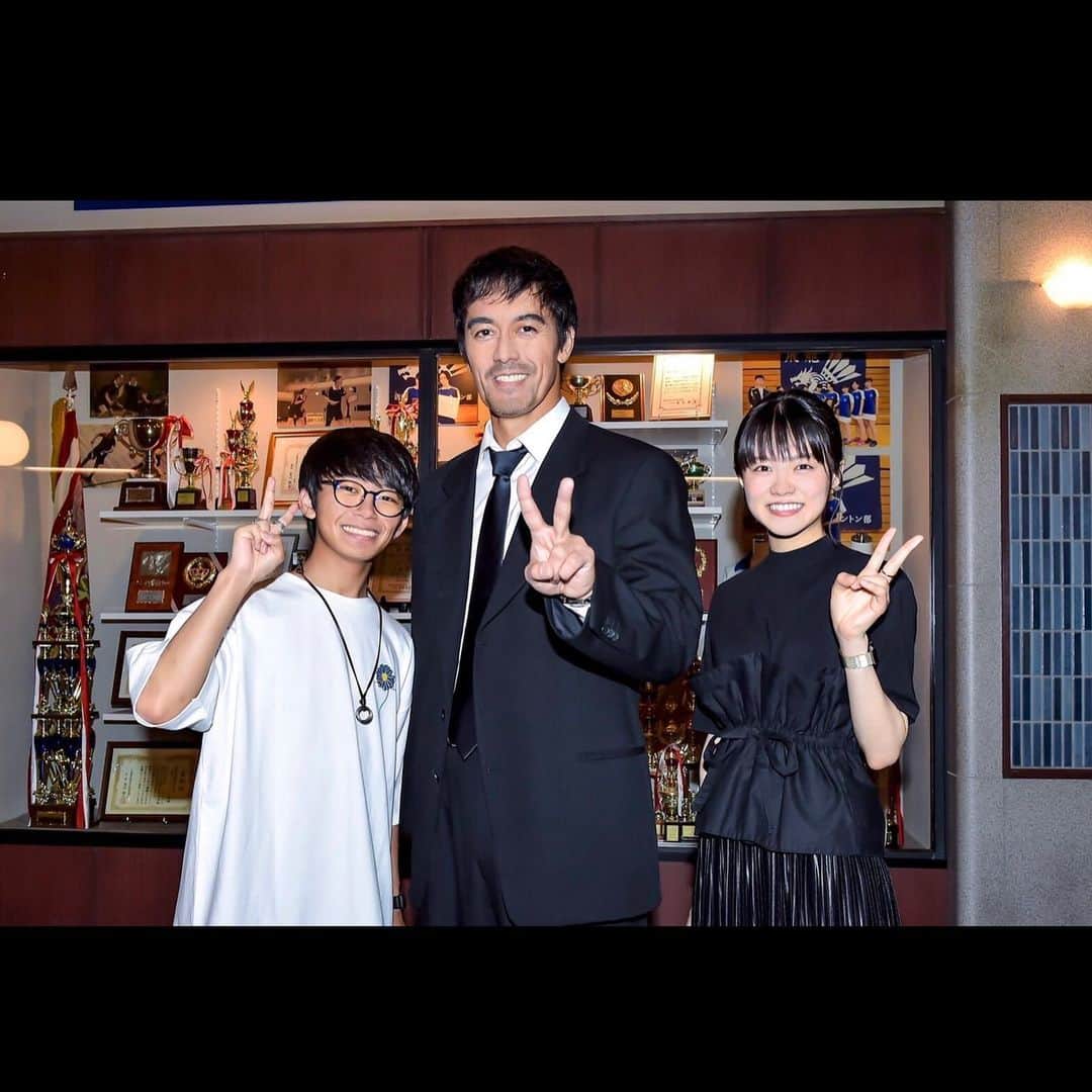志田彩良のインスタグラム：「・ 阿部さん、長澤さん、せいちゃんと📸  放送は終わってしまいましたが まだまだ載せていないオフショット 沢山あるので少しずつ載せていこうと思います。  #阿部寛 さん #長澤まさみ さん #加藤清史郎 くん」