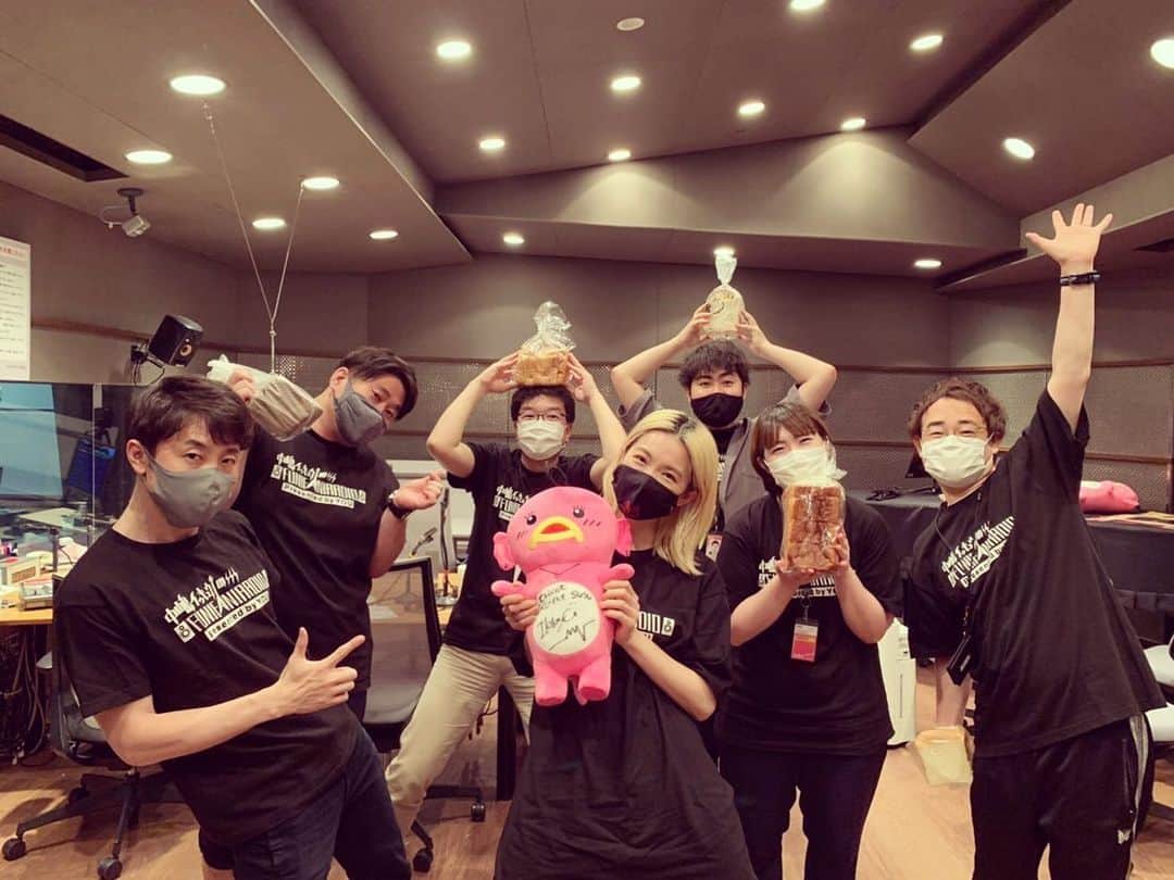 中嶋イッキュウのインスタグラム：「中嶋イッキュウのＦＵＮ！ＦＡＮ！ＲＡＤＩＯ　Ｐｒｅｓｅｎｔｅｄ　ｂｙ　ＹＯＵ | ABCラジオ  すごい長い時間かけてみんなで企画した特番！ 本当に1秒も逃さず楽しませていただきました😭😭😭  聞き逃してしまった方も1週間はタイムフリーで聞けるので是非聞いてね！  プレゼント企画に豪華ゲストやカバー曲弾き語り、大阪食パン総選挙など、もりもりのなかちゃん2時間スペシャルとなっております！  またこんなご褒美みたいな日が来ますように〜✨ 今日からまた頑張ろ😤」