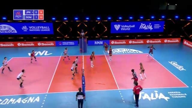 井上琴絵のインスタグラム：「🎥... . 🌟🌟🌟🌟🌟🌟🌟🌟🌟🌟 vs ドミニカ共和国🇩🇴 . . @volleyballworld @volleyballnationsleague #VNL#VolleyballNationsLeague #Italy#Rimini#Volleyball#teamJAPAN#18thJune Reposted from @volleyballnationsleague It was a must-win match for Japan 🇯🇵 in their road towards the Finals but for sure it wasn’t going to be easy against the Dominican Republic 🇩🇴!  📺 Watch the 2021 #VNL on #Volleyball TV ➡️ LINK IN BIO.   📰 Latest updates ➡ volleyballworld.com  📱 Download the Volleyball World App: 📲 & 🤖.  🏐 #BePartOfTheGame」