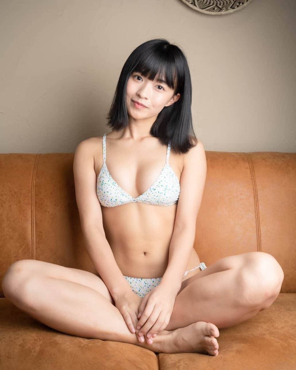 百川晴香さんのインスタグラム写真 - (百川晴香Instagram)「インスタグラビアvol.341👙ねれぬ🥺🥺🥺 #japanesegirl #cute #followme」6月29日 2時26分 - momokawaharuka