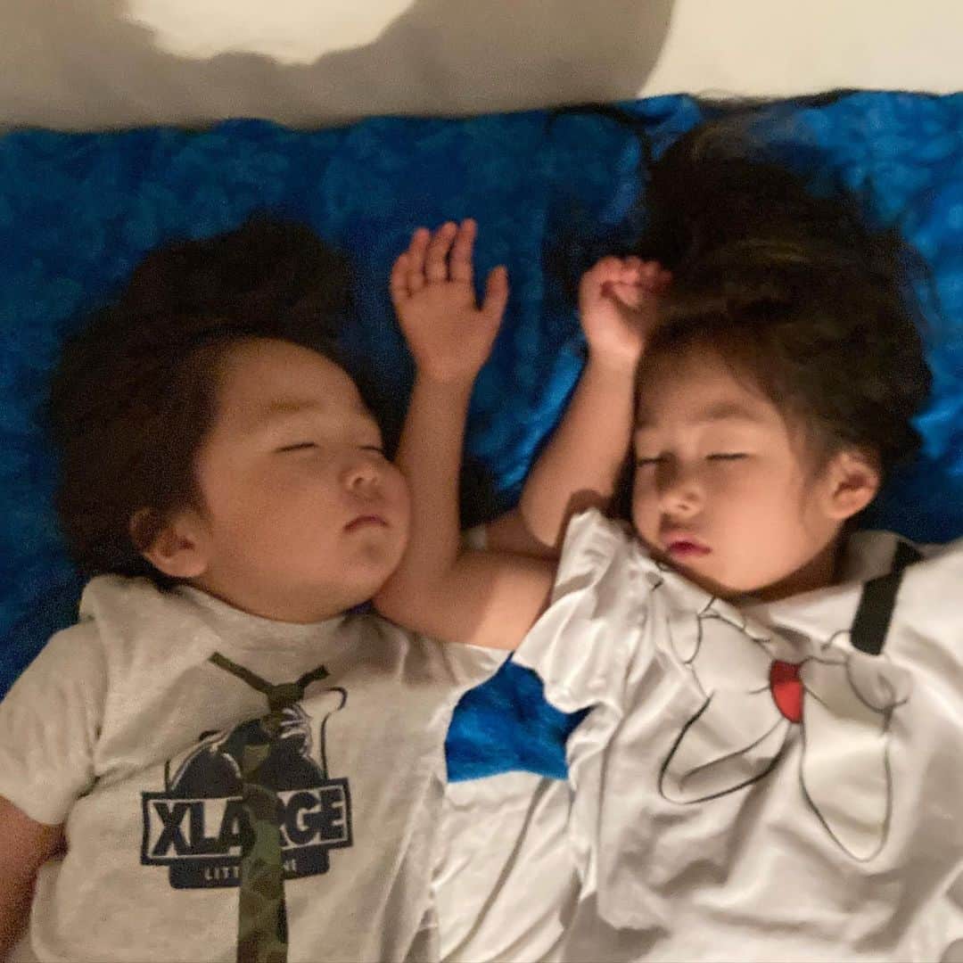 AIのインスタグラム：「どうか今日もあなたが幸せでありますように😌  good night my angels 💛🤝💛」