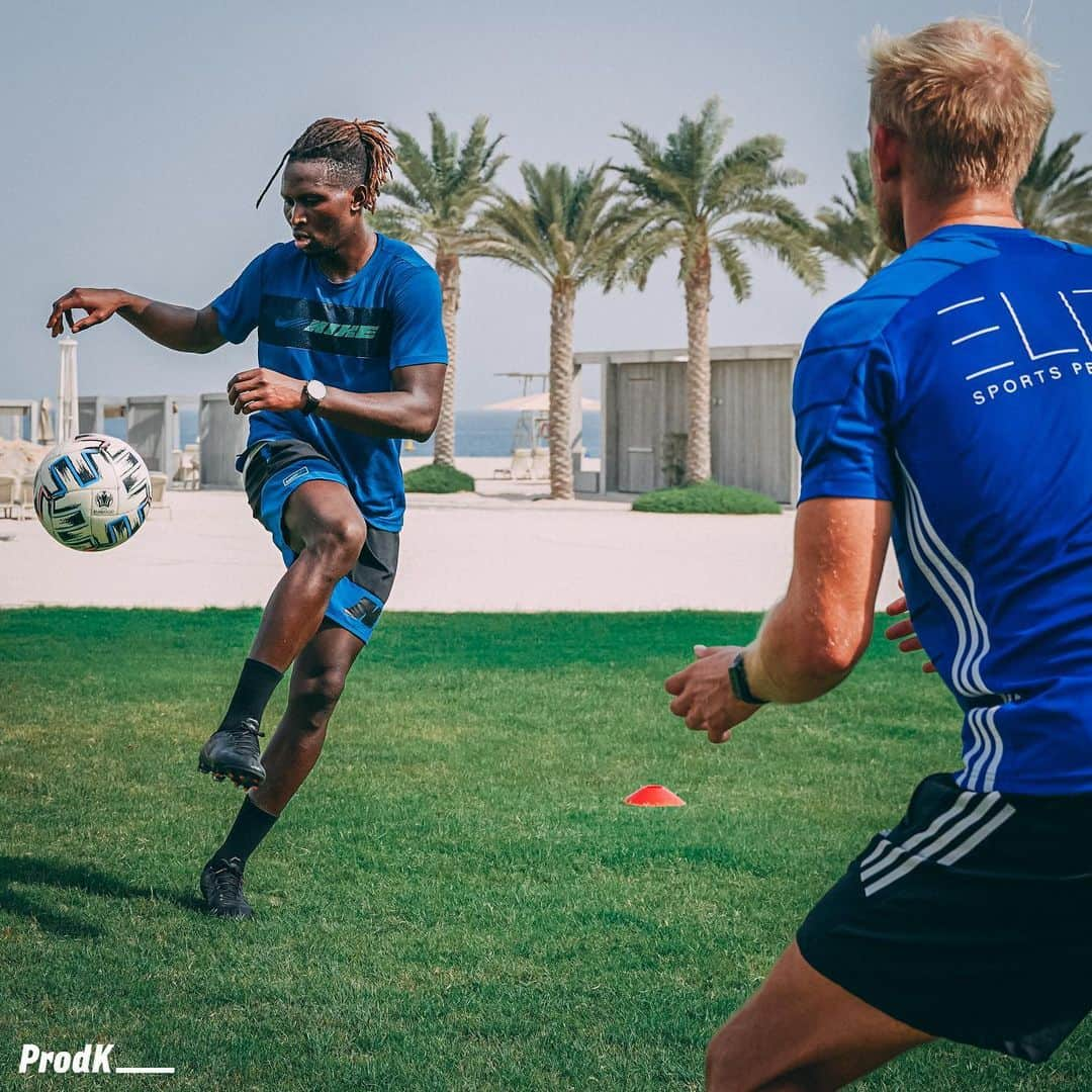 マプ・ヤンガ＝ムビワさんのインスタグラム写真 - (マプ・ヤンガ＝ムビワInstagram)「💪🏾⚽️🛠⏳ Training session avec @chris_elitedxb !   📸 : @prodk____  #training #football #dubai」6月29日 4時12分 - mapou.yangambiwa