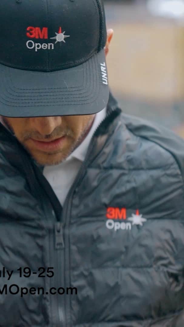 ジョシュ・デュアメルのインスタグラム：「Not every day you hit your tee shots into deep center field at the home of the @Twins! See how I'm getting ready for the @3MOpen next month and how @3M is helping us all return to play - thank you science! Link in bio. #3MOpen」