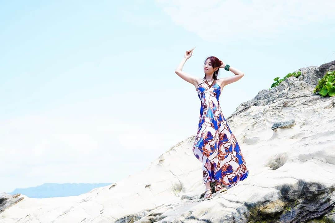 姫崎美桜さんのインスタグラム写真 - (姫崎美桜Instagram)「あぁ 夏だ。  あなたは、どんな時にそう感じる？  私は、この風を感じた時。  あぁ 夏だ。   #portrait  #キリトリセカイ  #写真で伝えたい私の世界  #パレオ衣装  #藤井美桜」6月29日 6時36分 - mio_mio_dayo