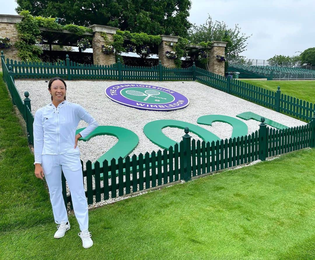 柴原瑛菜のインスタグラム：「🌱🍓WIMBLEDON 2021🇬🇧🏆 #debut  ••• ✨Super excited to finally play in my first @wimbledon this week🤩🌱   ✨全英オープン初出場！！ とっても楽しみです😆 応援よろしくお願いします🙏  #athlete #sports #professional #tennis #player #enashibahara #wta #ellesse #ellessejapan #yonex #yonexjapan #2021 #asicsjapan #wimbledon   #柴原瑛菜 #選手 #プロ #テニス #スポーツ #エレッセ #ヨネックス #全英オープン」