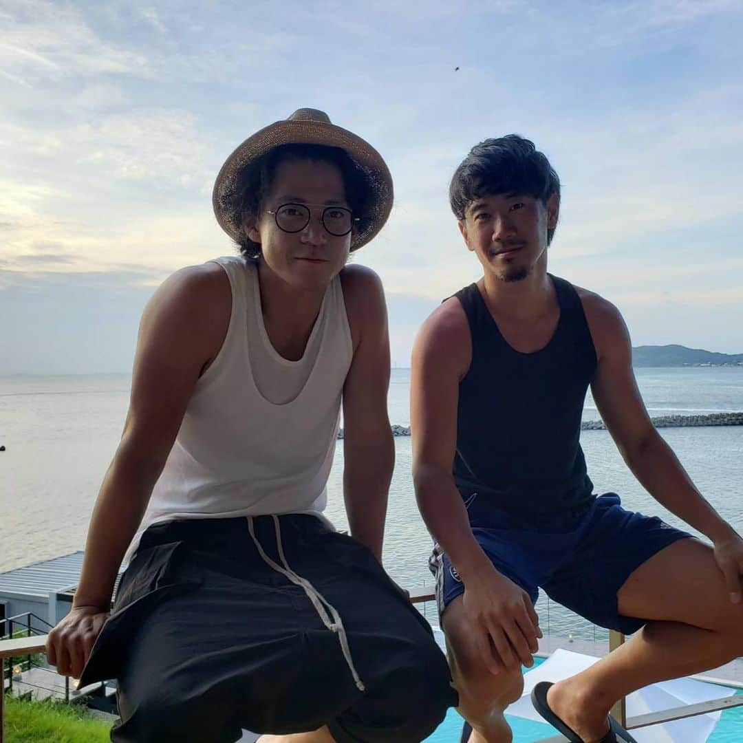 香川真司さんのインスタグラム写真 - (香川真司Instagram)「Supreme vacation nights. #小栗旬 #香川真司」6月29日 19時30分 - sk23.10