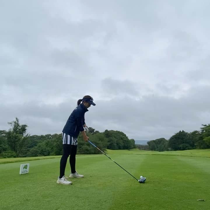 青木茉里奈のインスタグラム：「🏌️‍♀️☔️ @andperse_official  @eccojapan  @eyevol_official  @eyevol_tokyo_store_official  _ _ _ _ _ _ _ _ _ _ _ _ _ _ _ _ _ _ _ _ _ _ _ _ _ _ _ _ #golf #グランディ那須白河ゴルフクラブ #エクシブ那須白河」