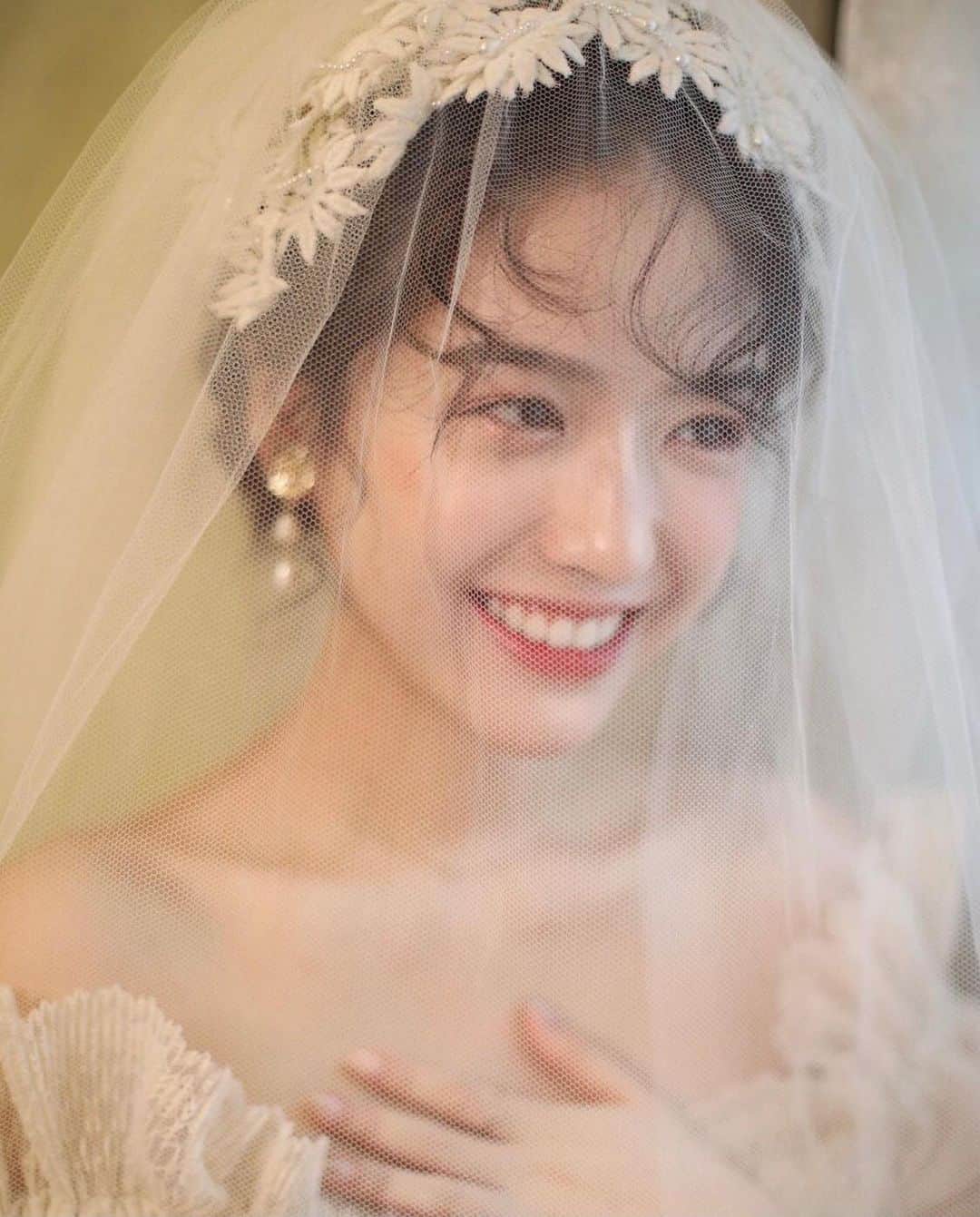 星來のインスタグラム：「外国人×国宝級美人。 ドレス美しいすぎる件。 #外国人 #国宝級美人 #美しい #ドレス #いいね返し #インスタ映え #instagood #instalike #f4f #l4l #likeforlikes #likeforfollow #いいねした人全員フォローする #お洒落さんと繋がりたい #美男美女と繋がりたい」