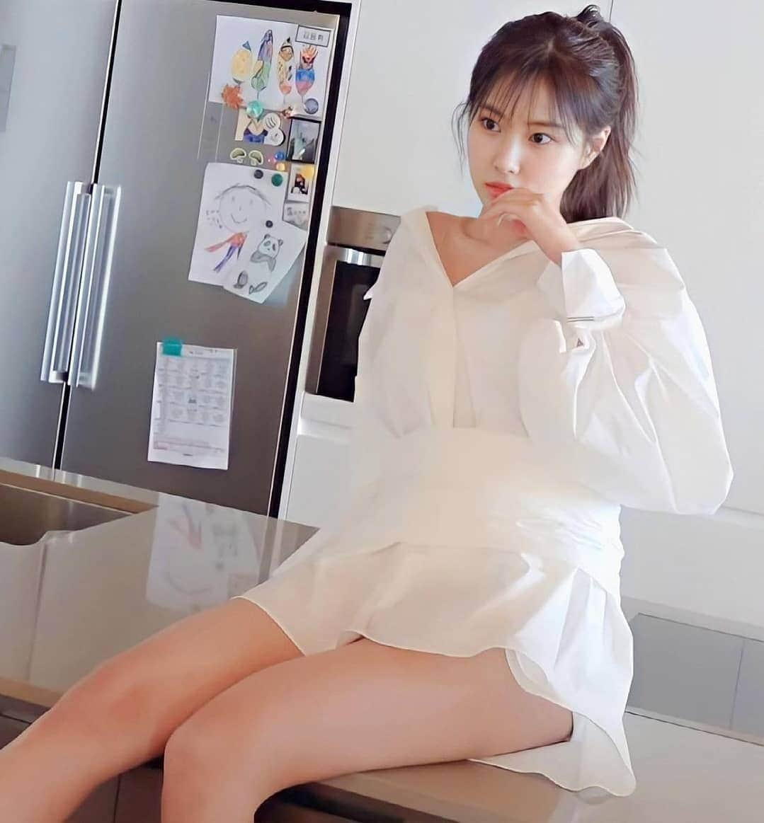 カン・ヘウォンさんのインスタグラム写真 - (カン・ヘウォンInstagram)「Hyewon in white is so dangerous ❤uwu _ [#IZONE #HYEWONIZONE#PRODUCE48#PD48#프로듀스48#MNET#KANGHYEWON#HYEWON#강혜원#Kpopdol#likeforfollow#followforlike#like4like#l4l]」6月29日 20時03分 - hyewon__izone