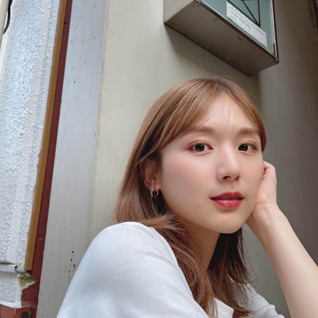 ひよんのインスタグラム：「💛❤️  前に同じ時の写真載せたけど、 他のバージョンもあったから☺️❣️ なんの意味もない投稿🤤😮‍💨😵‍💫ㅋㅋ  #ひよん」