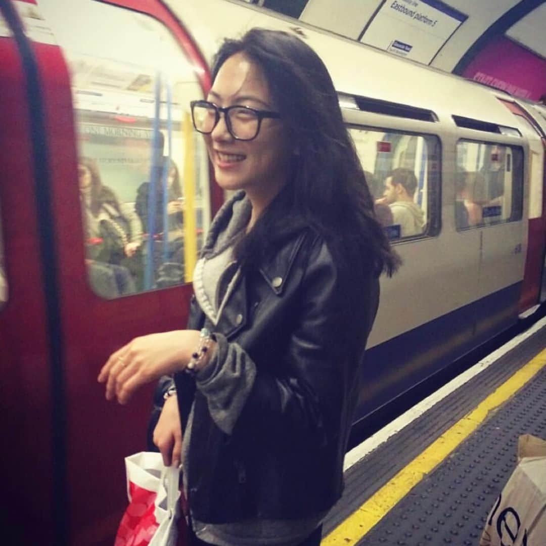 知英さんのインスタグラム写真 - (知英Instagram)「Wanna go back to London i miss everything  🇬🇧🏡🍒 #throwback#2015」6月29日 14時15分 - kkangjji_