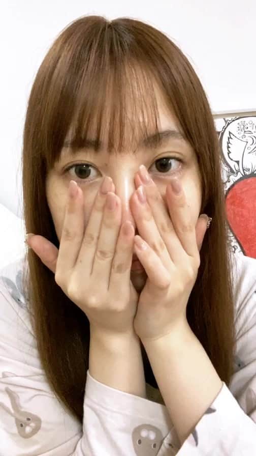 のインスタグラム：「雑談と共に生メイク！&英語の勉強！？」