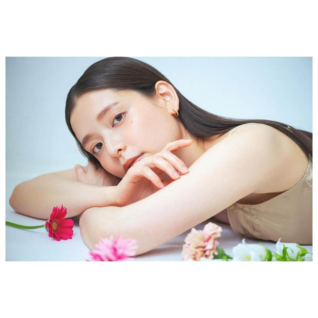 桜めいさんのインスタグラム写真 - (桜めいInstagram)「💐  お花シリーズお気に入りすぎて いっぱい載せちゃう  📸/ @maru_1111  💄/ @hm.mayumi_shimada  👗/ @kanakoooo1031   ・ #testshoot #作品撮り #花 #flowers #💐」6月29日 16時05分 - mei_0406