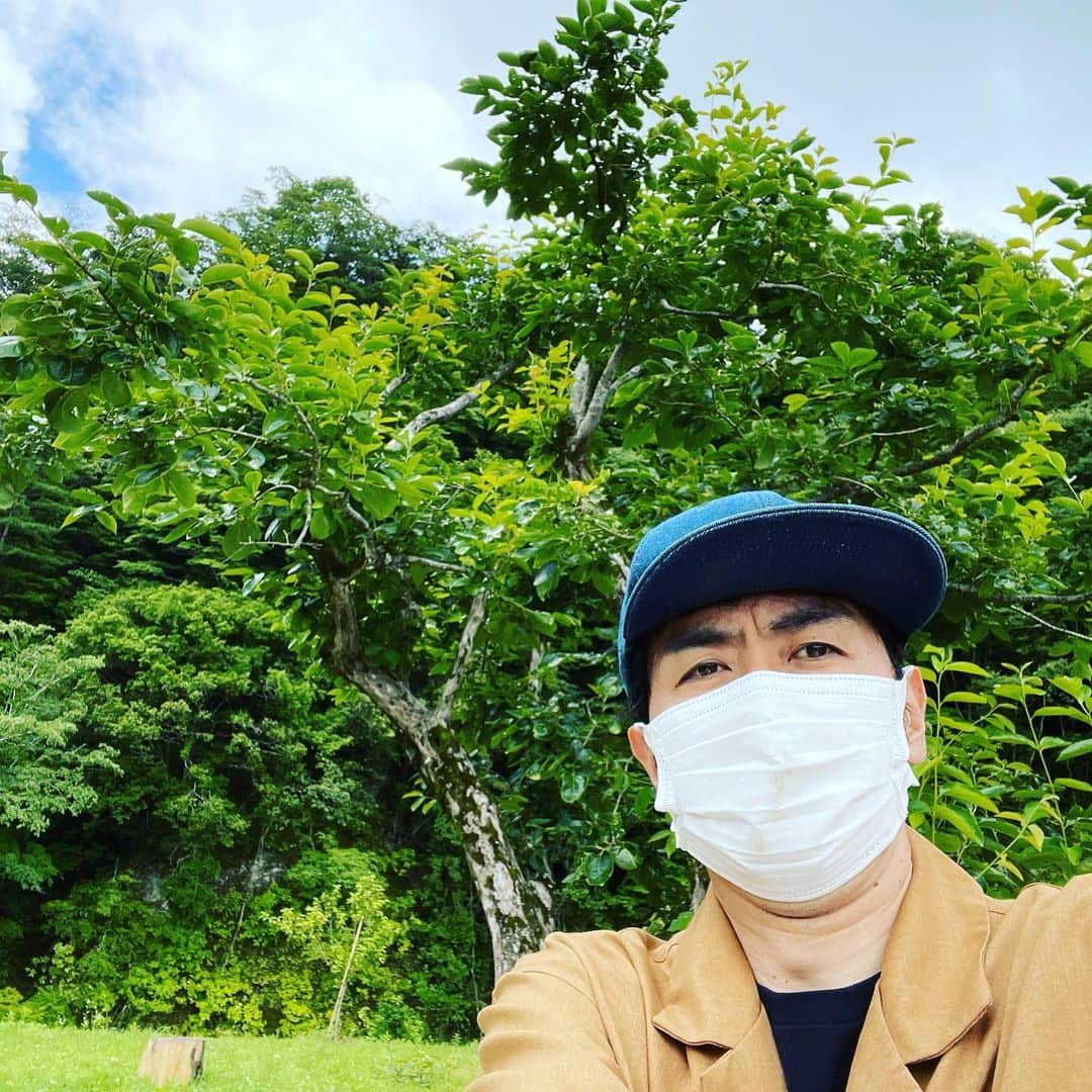 田中卓志さんのインスタグラム写真 - (田中卓志Instagram)「今日はアメトーーク  スペシャルです！ また巨大扇風機と戦ってますので観てください🌬🤧  #アンガールズ #アメトーーク」6月29日 18時19分 - ungirls_tanaka