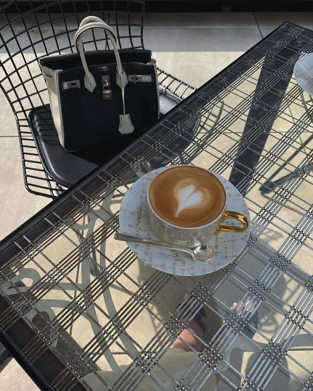のインスタグラム：「． @beige_restaurant × @chanelofficial ☕️」