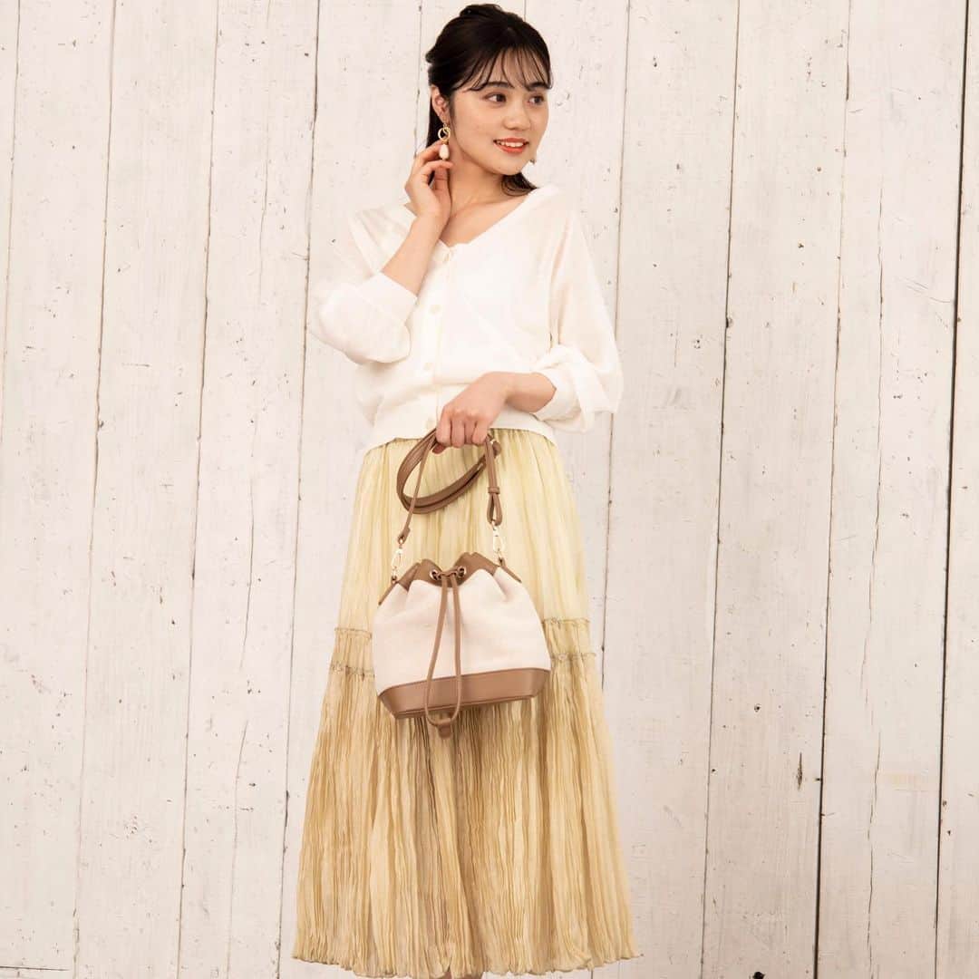 WILLSELECTION OFFICIALさんのインスタグラム写真 - (WILLSELECTION OFFICIALInstagram)「𝐉𝐔𝐍𝐄 𝐋𝐎𝐎𝐊  ✴︎cardigan ¥14,960(tax in) ✴︎skirt ¥12,980(tax in) ✴︎bag ¥6,380(tax in) ✴︎earring ¥3,190(tax in)  #WILLSELECTION #ウィルセレクション」6月29日 18時46分 - willselection_official