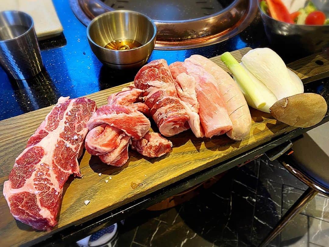 とぎもちさんのインスタグラム写真 - (とぎもちInstagram)「. 韓国のパンギョにある 豚肉焼き肉屋プエルコ(푸에르코)！  韓国と香港の夫婦で ちびもちと3ヶ月違いの息子くんも♪  ここの豚肉、牛と間違えるレベル！！  すごく美味しかった 😳💓 夫がお勧めしてたのも納得。 . #プエルコ #thepuerco #韓国 #パンギョ #韓国グルメ #パンギョグルメ #イベリコ豚 #푸에르코 #푸에르코판교 #판교맛집 #판교 #とぎもち焼き肉 #とぎもちイベリコ豚 #とぎもちパンギョ #ちびもち」6月29日 19時01分 - togistagram