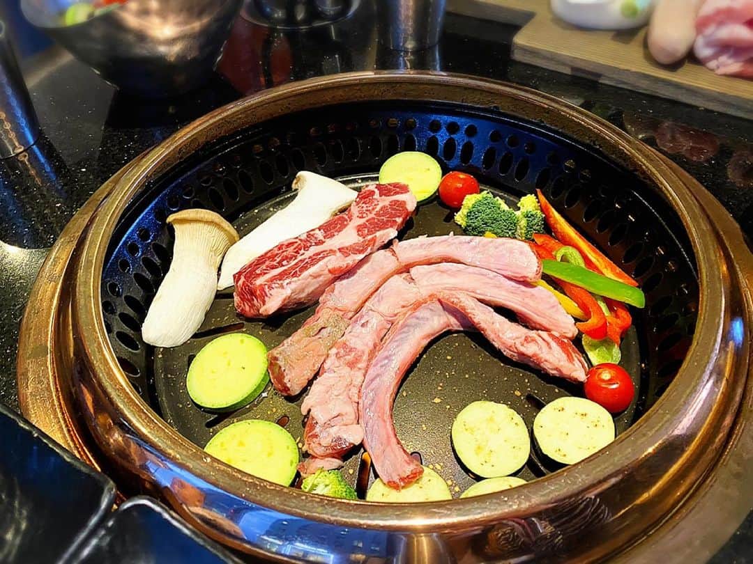 とぎもちさんのインスタグラム写真 - (とぎもちInstagram)「. 韓国のパンギョにある 豚肉焼き肉屋プエルコ(푸에르코)！  韓国と香港の夫婦で ちびもちと3ヶ月違いの息子くんも♪  ここの豚肉、牛と間違えるレベル！！  すごく美味しかった 😳💓 夫がお勧めしてたのも納得。 . #プエルコ #thepuerco #韓国 #パンギョ #韓国グルメ #パンギョグルメ #イベリコ豚 #푸에르코 #푸에르코판교 #판교맛집 #판교 #とぎもち焼き肉 #とぎもちイベリコ豚 #とぎもちパンギョ #ちびもち」6月29日 19時01分 - togistagram