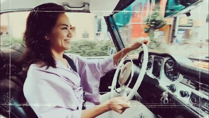 のインスタグラム：「現実的にはエコカーがGood👍  しかし、 何十年前の車を今でも大事にメンテナンスされているクラシックカー、やはり渋い😭✨  レジェンドが乗っていた W113を運転させて頂きました🙏  きゃ〜緊張が止まりませんでした😅  エアコンやラジオ、ガラスも当時からのままで、ガラスの間には水泡が出来たりしているんだけど、逆にそれが  "変えずにそのままの状態を保っている" って事で価値があるんだそう。  内装も可愛すぎて💕  キューバを訪れてから アメ車やヨーロッパの クラシックカーにとても興味が湧いています🙏  大事にされている車🚗 こんなに可愛いなんて🙏💕  昔からあるものを 今でも大事にって素敵ですよね☺️  #クラシックカー #クラシックカー好き女子 #sdgs #W113 #昔からのものを大切に #ワクワクを大切に #ベンツ #ドライブ #車好き女子 #レトロガール #渋い車 #vent #car #classic  #classiccars  Thank you @autocafejapan」