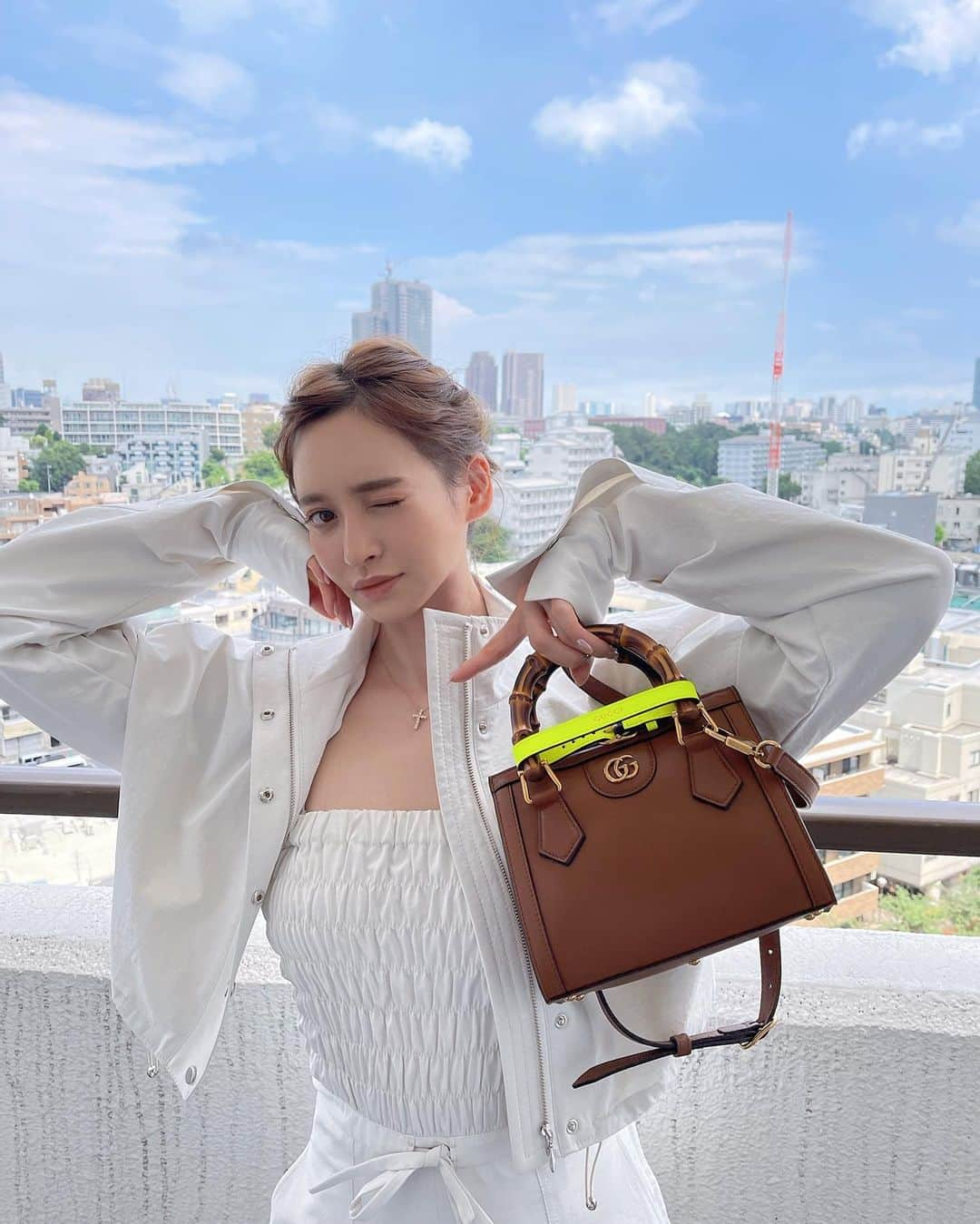 野崎萌香さんのインスタグラム写真 - (野崎萌香Instagram)「おNEWのGUCCIとしふくさん👜🤎  引き続きbagは小さい気分続行中です🤓💛  bag... @gucci  SET UP... @stylings_official  necklace... @tiffanyandco   #もえ服 #guccidiana」6月29日 21時47分 - moeka_nozaki