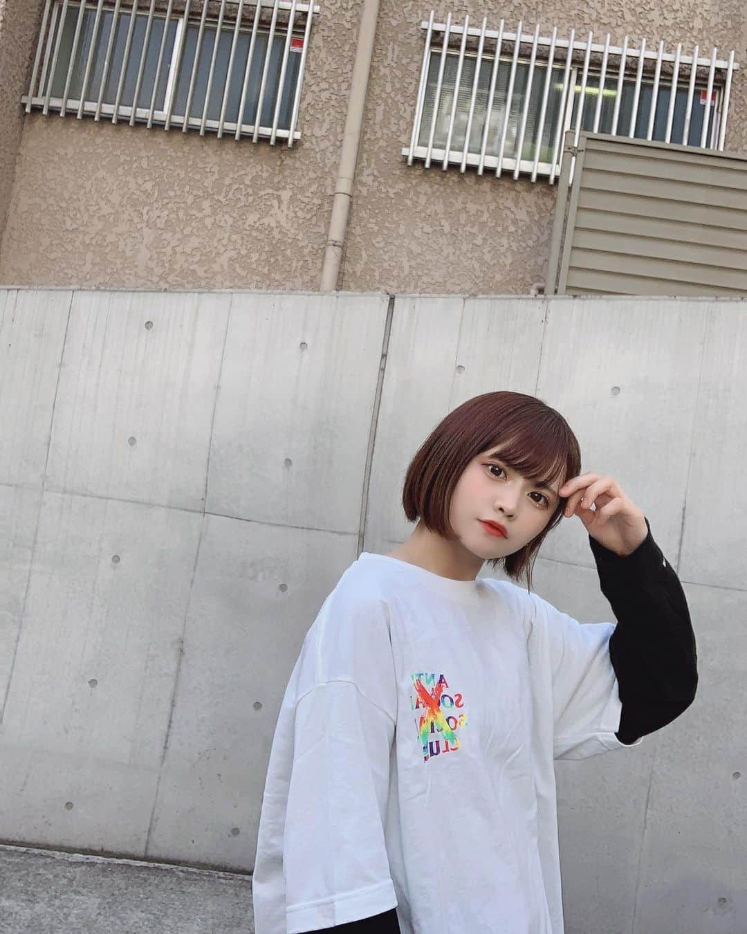 佐藤まりんのインスタグラム：「. 暑すぎる日々 服足りなくない？ . . . tops #antisocialsocialclub  . . .」