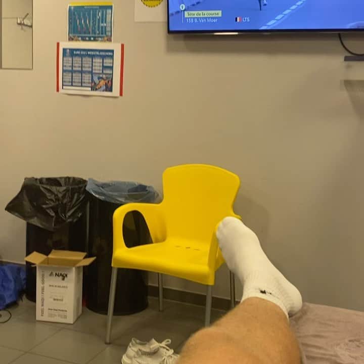 ヤン・フェルトンゲンのインスタグラム：「Tell me you’re Belgian without saying you’re Belgian... #TourdeFrance   @brentvanmoer 😢」