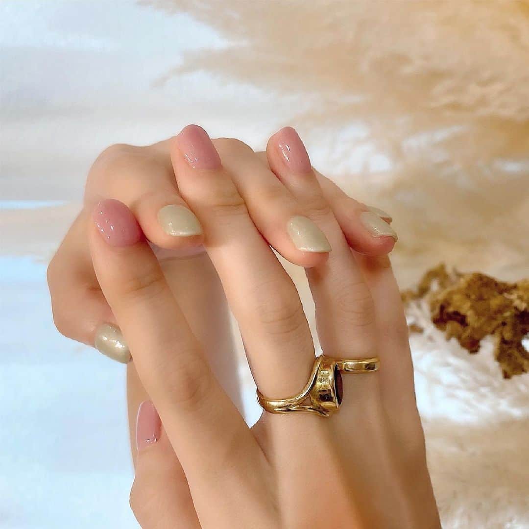 長谷川唯のインスタグラム：「・ ・ 久々のnail😍✨✨今回は @spell_eyeandnail で可愛いく仕上げてもらったよん🤍  ・ ・ 担当さんは @saya_spell ちゃん🥰ありがとうございます✨居心地がいいお店だったぁー🍃  ・ ・ #nail #nails #ネイルデザイン #nailstagram #ネイル #ワンカラー #今回短め💅 #happy #cute #me」