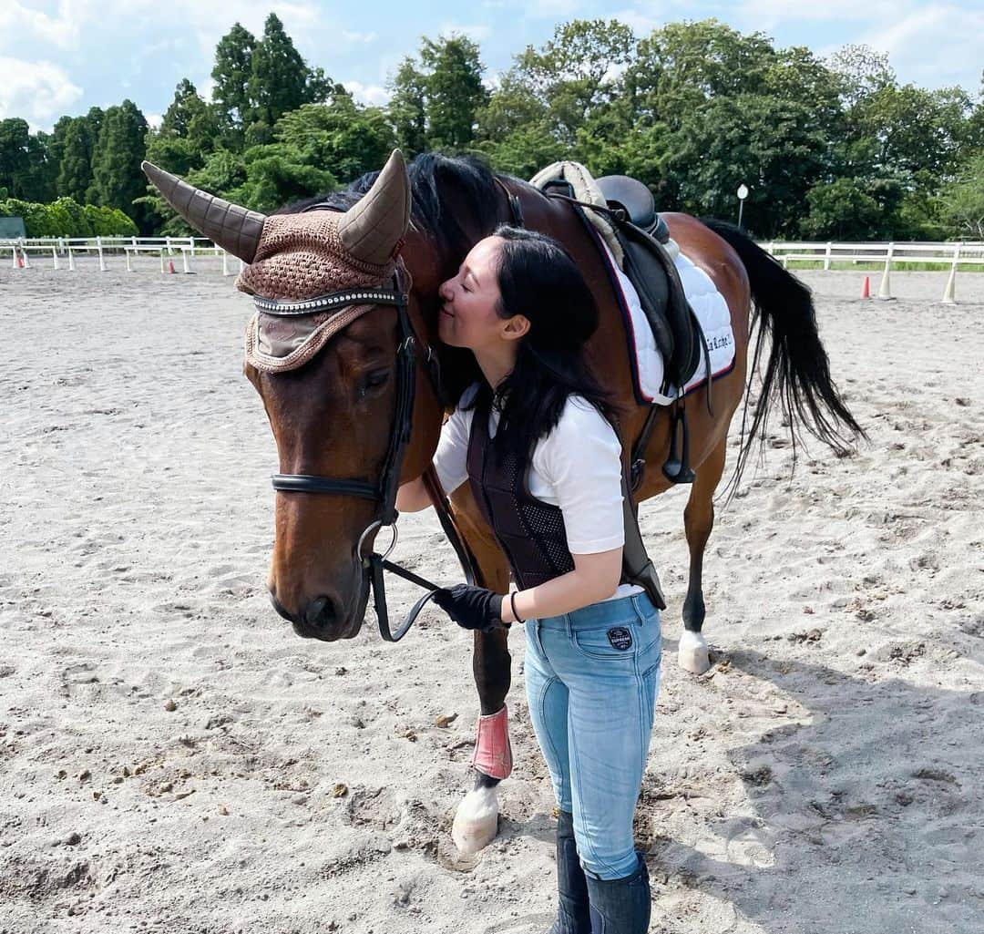 東美樹さんのインスタグラム写真 - (東美樹Instagram)「I’m the lucky one❤️Zzz . . . #horsebackriding  #horseriding #mindfulness #movingmeditation #horseygirl #equestrianlife #farmgirl」6月30日 14時29分 - mikko.36___