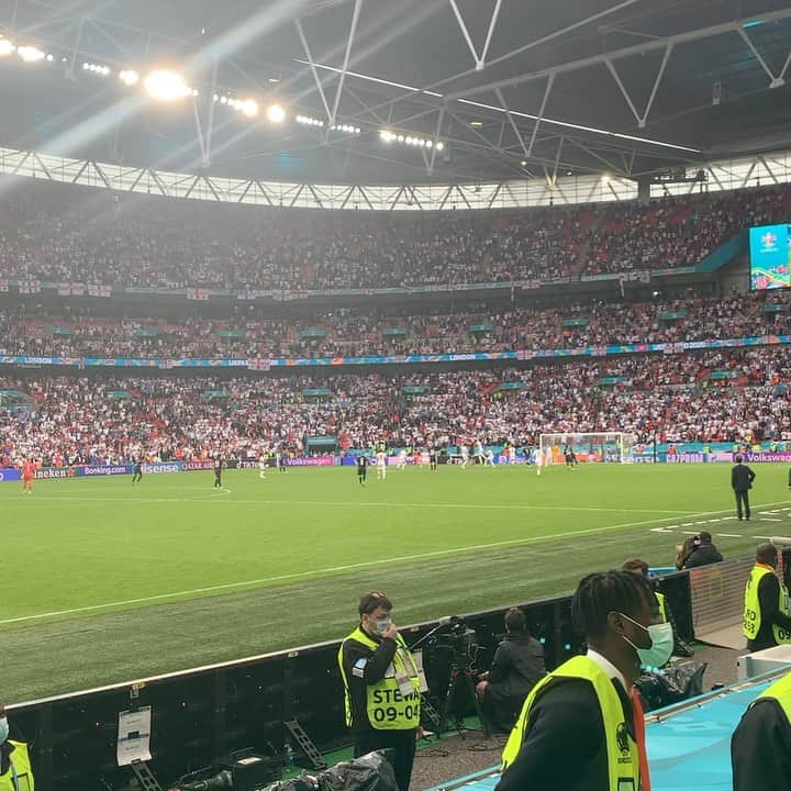 のインスタグラム：「What a win! The atmosphere was incredible. Well done boys 🏴󠁧󠁢󠁥󠁮󠁧󠁿🏴󠁧󠁢󠁥󠁮󠁧󠁿🏴󠁧󠁢󠁥󠁮󠁧󠁿🏴󠁧󠁢󠁥󠁮󠁧󠁿🏴󠁧󠁢󠁥󠁮󠁧󠁿」