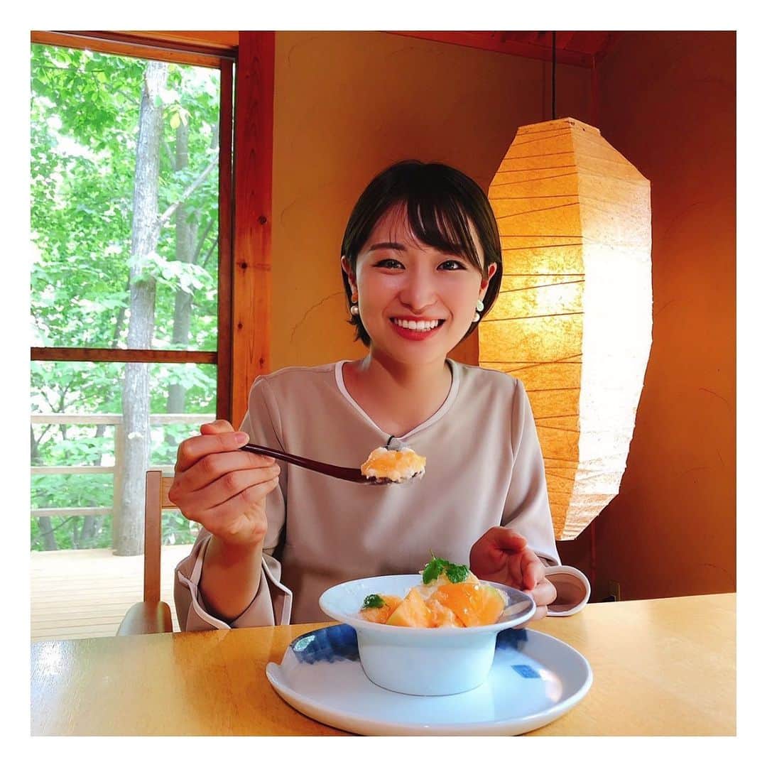 石井祐里枝のインスタグラム：「一昨日は定山渓のひんやりスイーツロケでした☀️🍦  日差しの強い日が続いている札幌、 こんな時は冷たくて美味しいスイーツに限ります🤤  札幌の奥座敷といわれる定山渓に注目です！  🍧一年のうち100日間だけ営業するプレミアムなお店「森乃百日氷」さん  🍦素敵なご夫婦が営業されている家族愛に溢れたソフトクリーム屋の「ミルクマスタッシュ」さん  🍦アップルパイも美味しい🍎けれど、まさかの異色コンビのソフトクリームを頂ける「ジェイグラッセ」さん  にお邪魔しました🌱  どこのお店も本当に素敵で スイーツが美味しいのはもちろん、お店の方たちもとっても優しくて癒されました☺️  お店の皆様、取材にご協力頂きありがとうございました🙇‍♀️  定山渓が素敵なところすぎてまた行きたい…この時期の足湯も気持ちよさそうでした✨  みんテレにて、放送予定日は7月5日(月)です🌼  お楽しみに！✨  #ひんやりスイーツ　#かき氷　#かき氷巡り  #ソフトクリーム　#アイスクリーム　#札幌　#札幌カフェ  #スイーツ　#定山渓　#札幌　#北海道　#北海道カフェ  #UHB #アナウンサー」