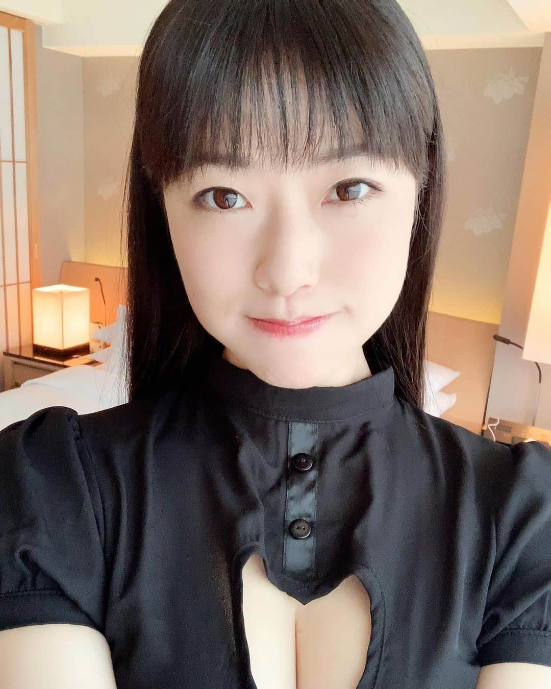 小田飛鳥さんのインスタグラム写真 - (小田飛鳥Instagram)「本日、45thDVD発売です❣️ 何だか無性にいおりちゃんと飲みたいので、お店でもお祝いして下さい！💝笑 とにかく楽しくワイワイ撮りました☺︎ #imagevideo #イメージdvd #セクシー番長 #網タイ先生 #滝沢いおり ちゃん #japanesegirls #tallgirls」6月30日 13時26分 - asuka_oda_0320