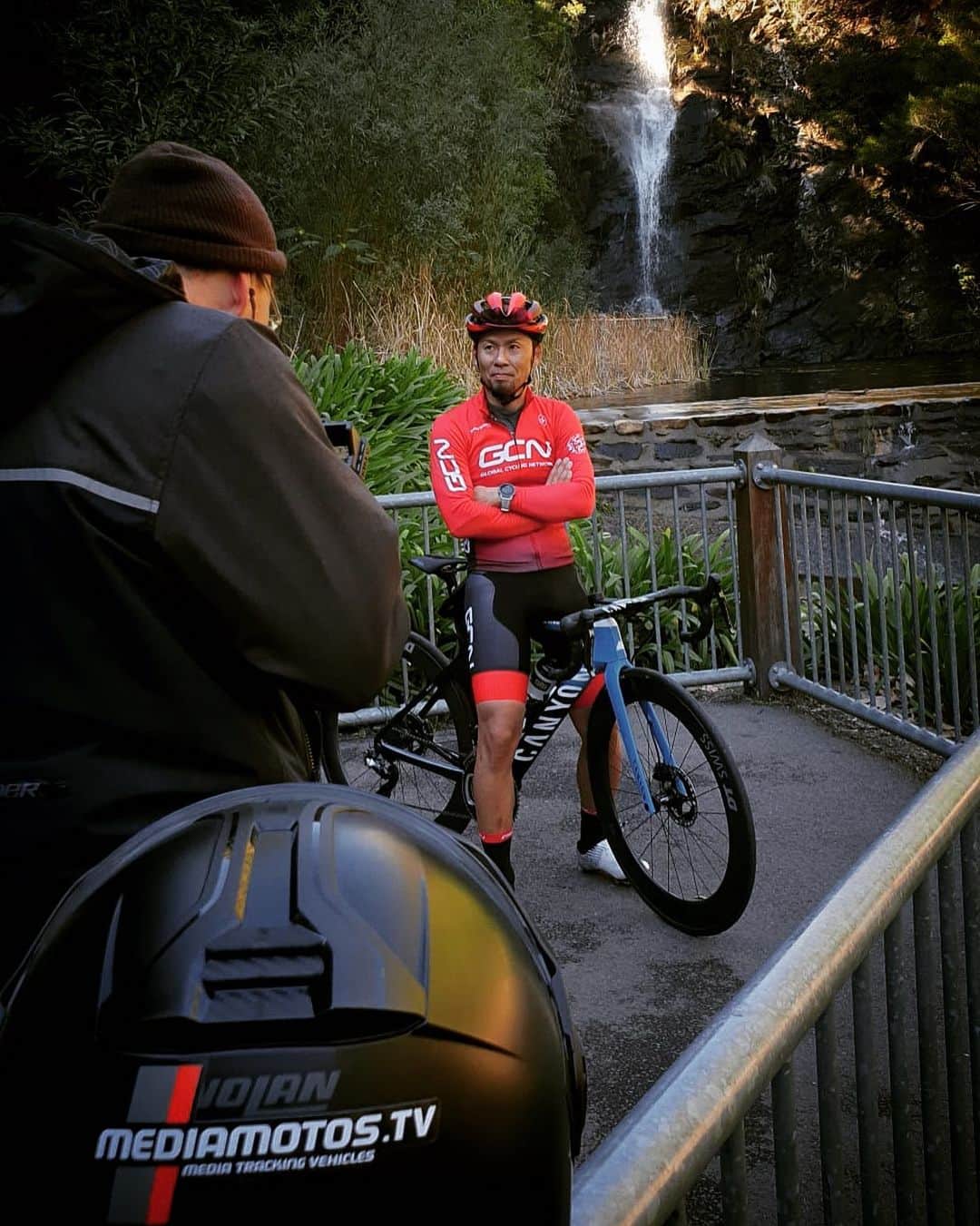 土井雪広のインスタグラム：「Filming filming and filming 🤟🤟🤟☀️☀️☀️  #gcn #canyonbikes #castelli」