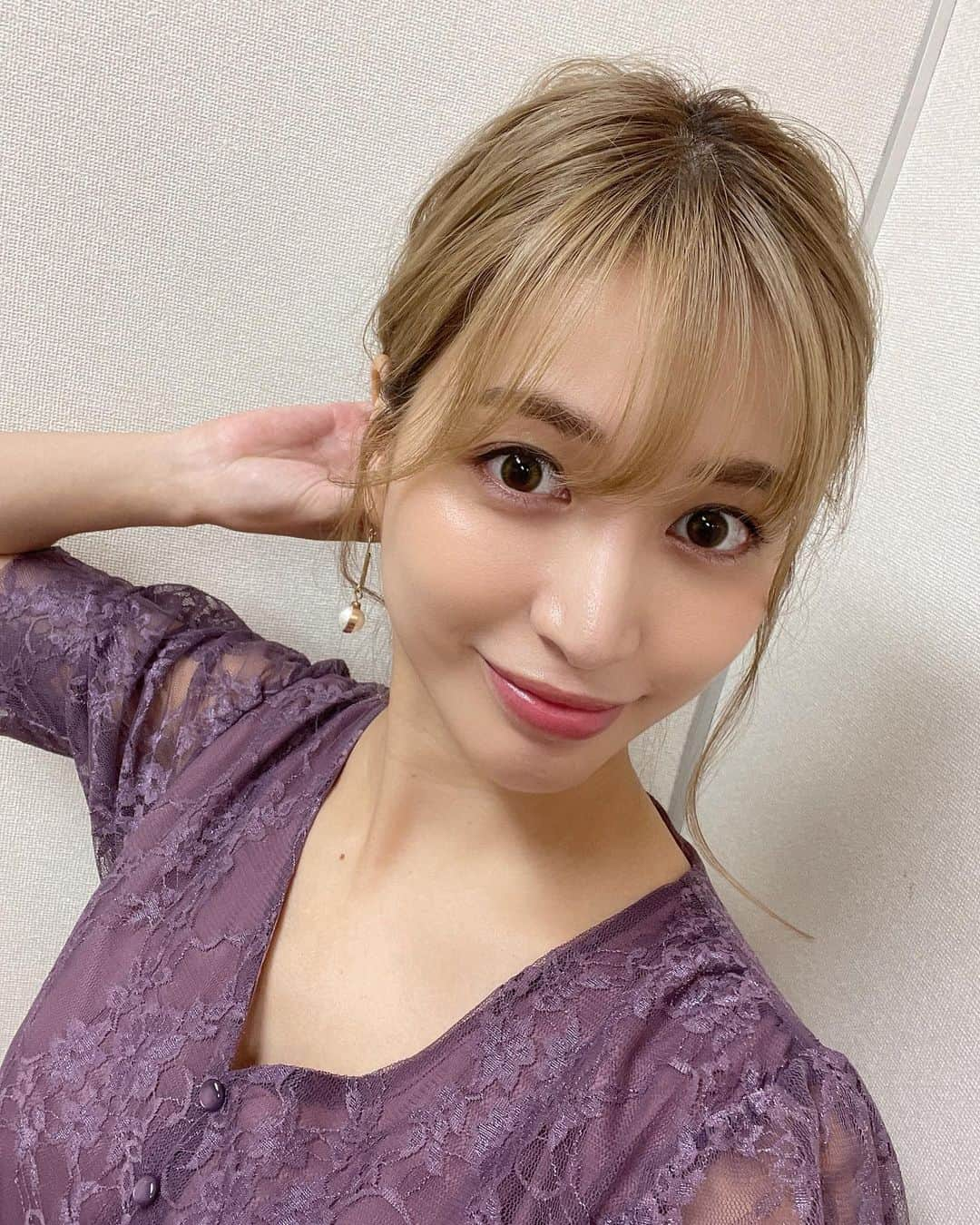 大島麻衣さんのインスタグラム写真 - (大島麻衣Instagram)「Today's maimai💄 髪色落ちてきてるけど抜け方も綺麗でこの色もこれはこれで好き♡ #haircolor @rollen_ike  #hairmake @it1031777」6月30日 23時52分 - maioshima911