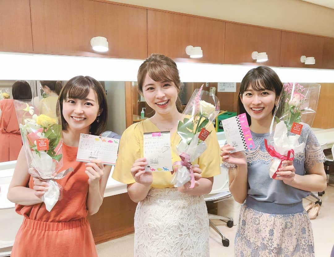 TBS「はやドキ！」のインスタグラム：「誕生日が近い蟹座の3人です🦀  今日は私、皆川の誕生日でした！ たくさんのお祝いの言葉を頂き、ありがとうございます✨  いつも支えてくださっている方々に恩返しができるように、ベストを尽くしていきたいと思います😉  池田さんの娘さんからお手紙とお花を頂きました🎁✨ 嬉しくて感激です😆  明日はわかばちゃんの誕生日ですよ🎂  皆川  #山本里菜 #若林有子 #皆川玲奈 #アナウンサー #池田沙耶香 #気象予報士 #はやドキ #tbs」