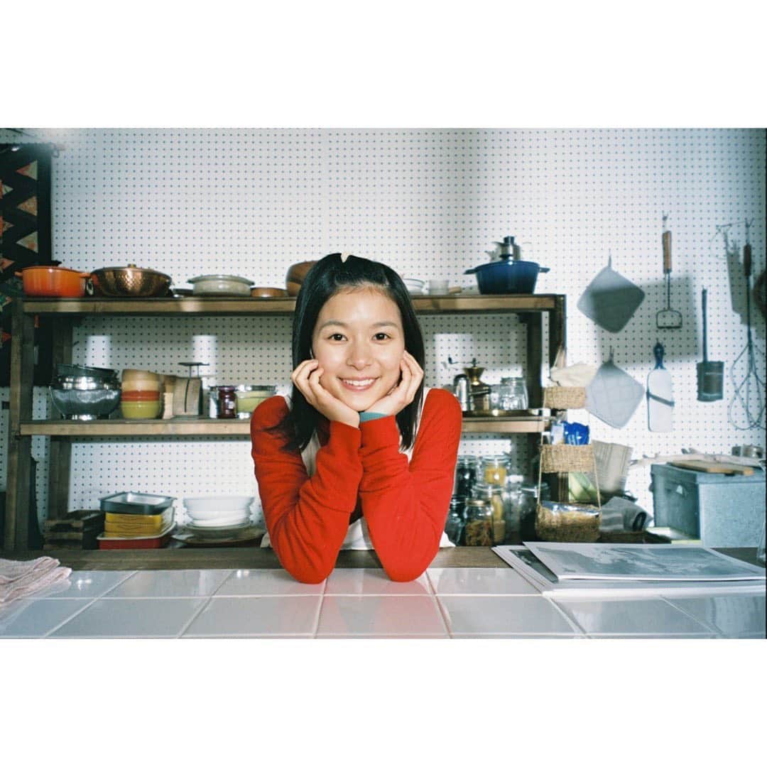 芳根京子さんのインスタグラム写真 - (芳根京子Instagram)「実は今回演じたのは リナだけではないんです。 さて、この子は誰でしょう。  #Arcアーク #公開中  #film」6月30日 18時00分 - yoshinekyoko