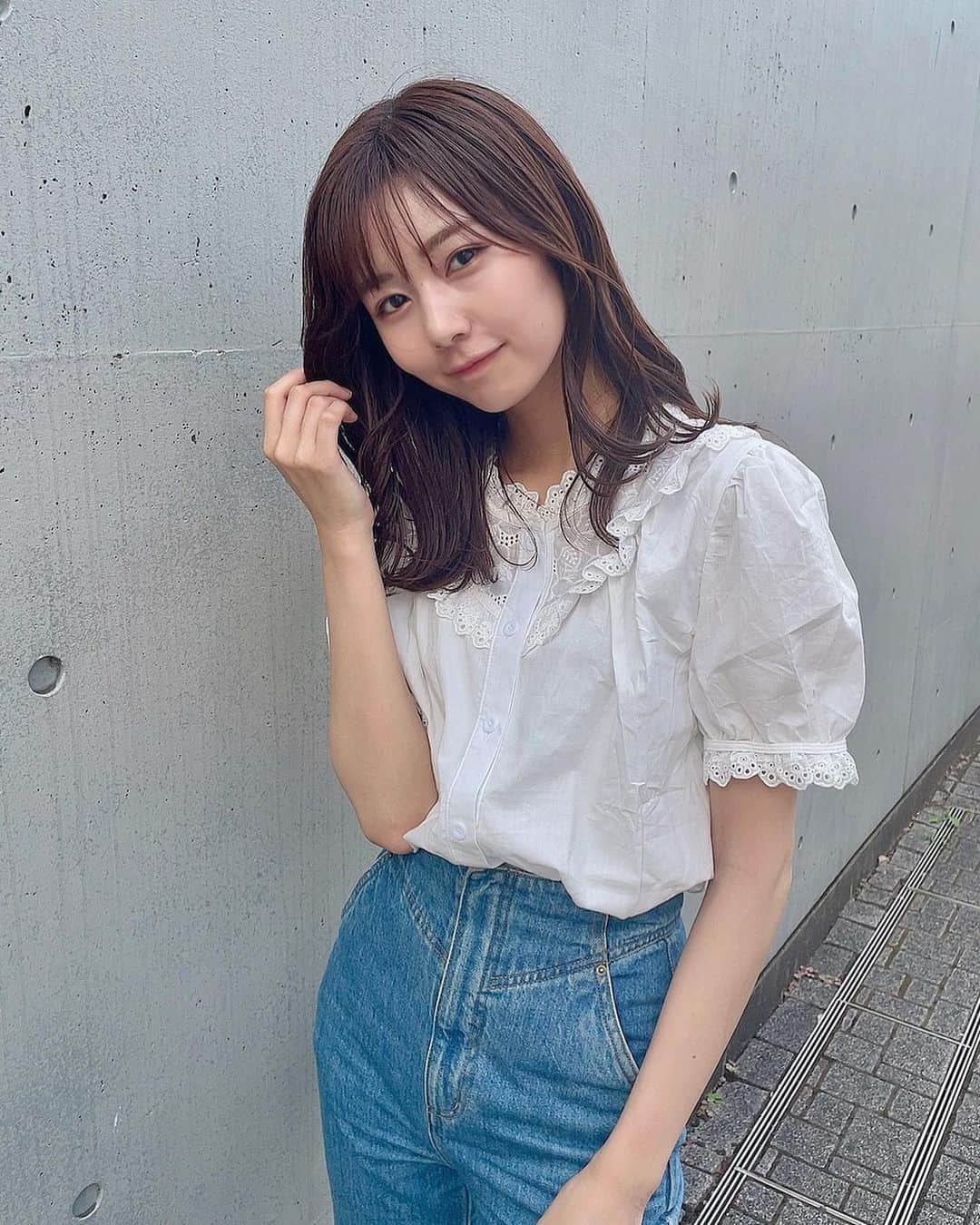 杉浦みずきのインスタグラム：「. たまにはガーリー系も🤍  ・ #ootd #私服 #ブラウス  @holidayandholiday_official」