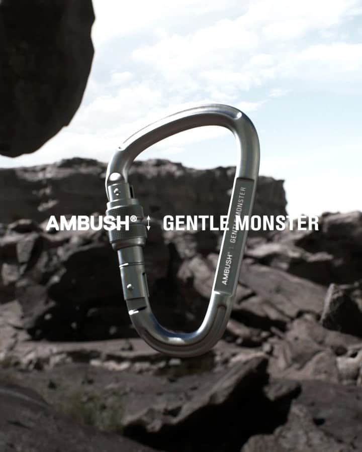 YOONのインスタグラム：「SOON‼️ @ambush_official | @gentlemonster PART 2 COMING. 7.8.2021 🕶🥽👓🖤」