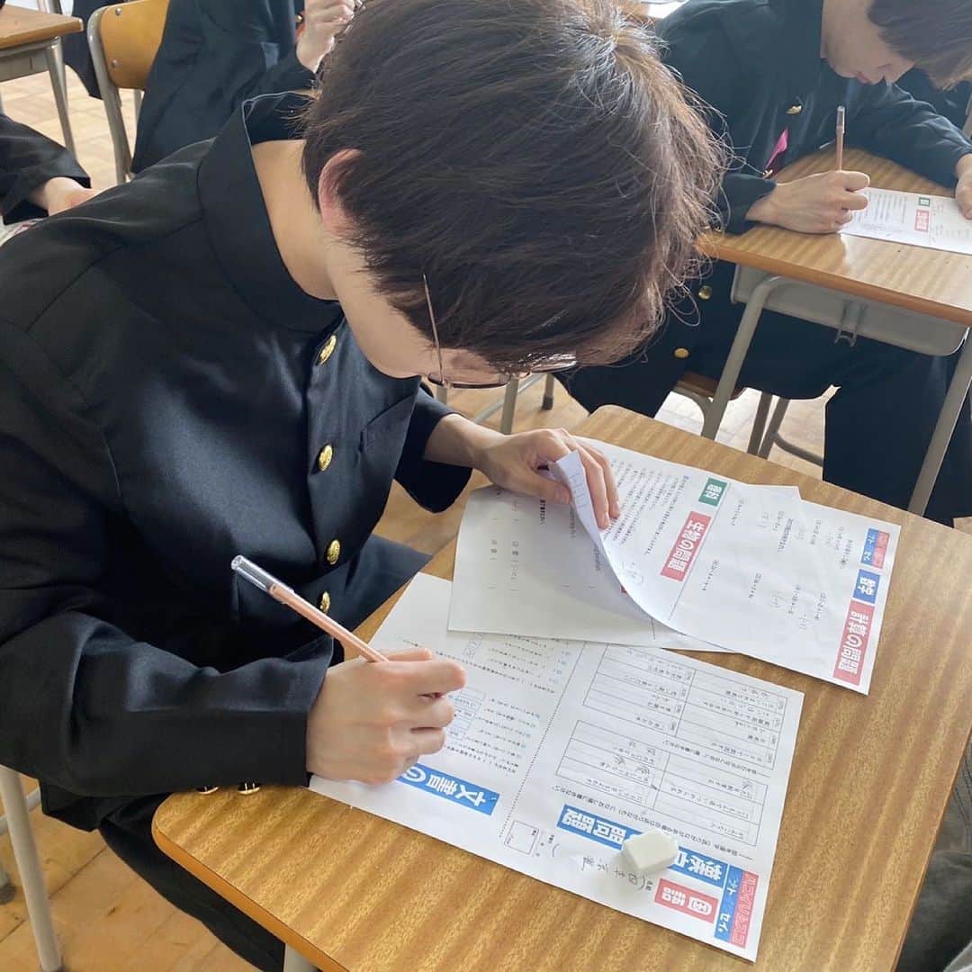 四季涼雅のインスタグラム：「勉強教えてあげる！」