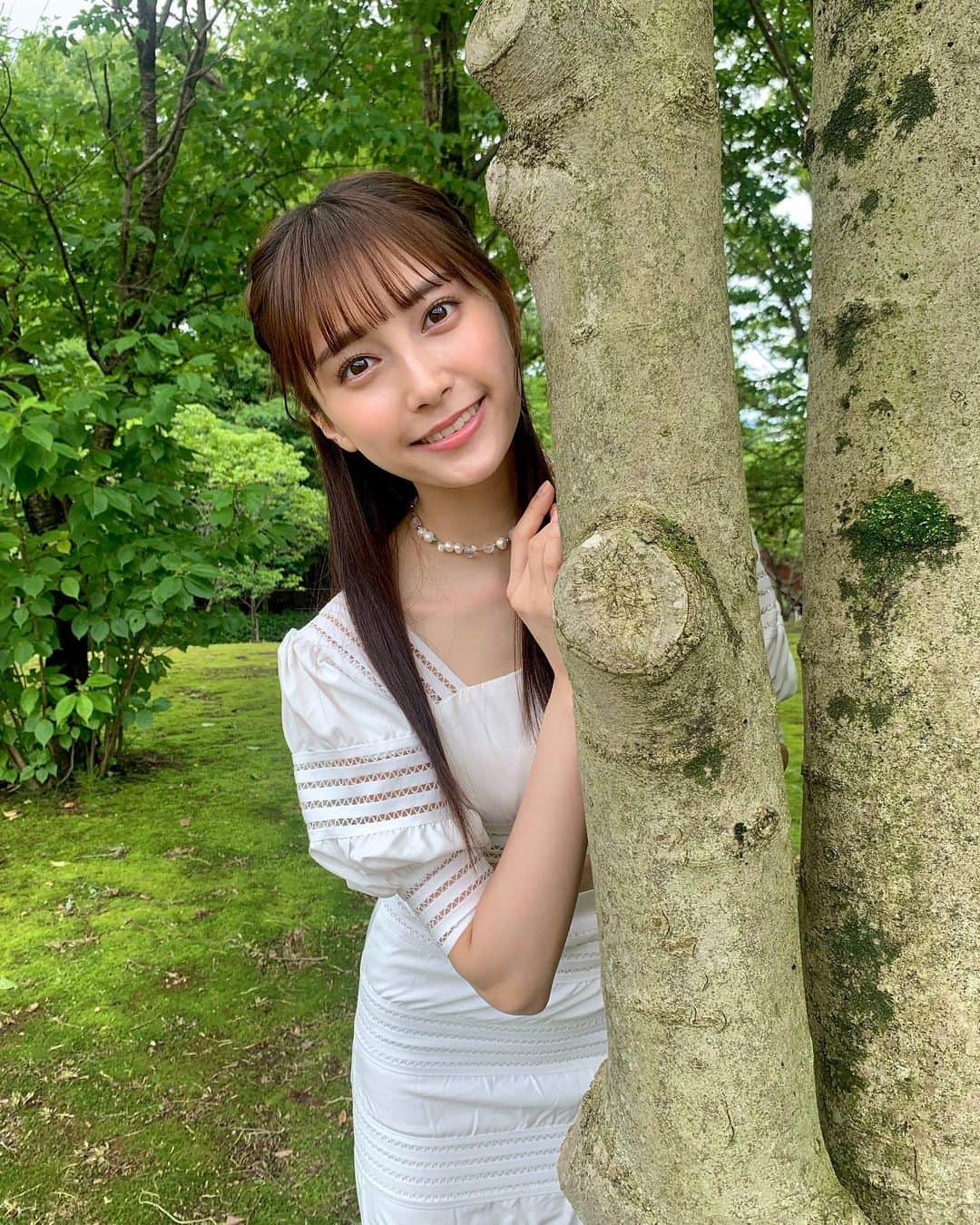 小山リーナさんのインスタグラム写真 - (小山リーナInstagram)「. ひょっこり🐇 夏は白が着たくなるねっ」6月30日 20時30分 - rina_koyama_box
