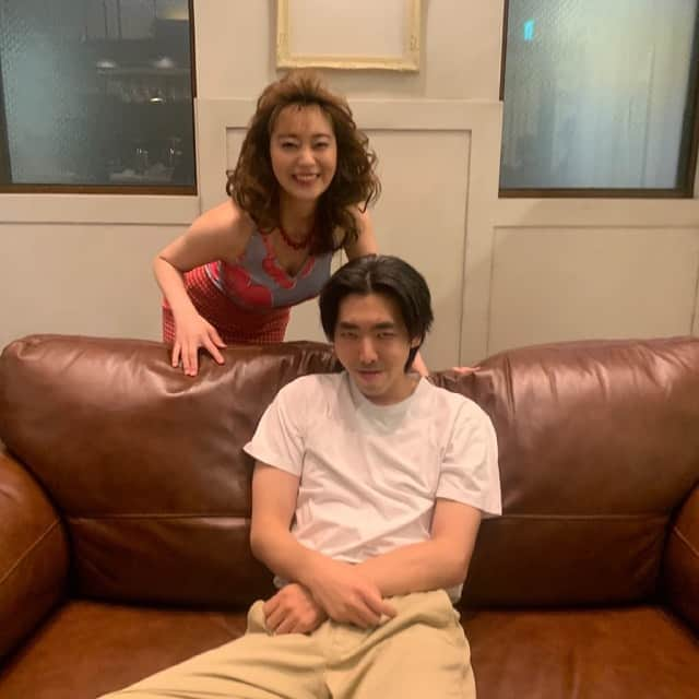 冨手麻妙さんのインスタグラム写真 - (冨手麻妙Instagram)「三田村&奈緒子🥴  なんかすごい楽しそうな顔してる🤔🤔🤔  この写真を撮った日の撮影のことは、一生忘れないだろうな🤔  今日はニッポン放送『高田文夫のラジオビバリー昼ズ』にお邪魔しました！！！💖  ニッポン放送さんでは全裸監督ウィーク！ということで、余すことなく沢山お話してきましたよ！  春風亭昇太師匠、乾貴美子さんとお話できて嬉しかった〜😭😭😭  たいへん、盛り上がりました！  聞き逃してしまった方々、radikoでまだ聴けますので、ぜひ💖  乾貴美子さんもラジオでおっしゃって下さいましたが、  シーズン2を観たあと、またシーズン1を見返してみると…  新しい発見がたくさんあるかも？🤔そしてとても切ない気持ちになるかも…？？？🤔  そして金曜日7月2日には、後藤孝太郎監督がビバリー昼ズに登場します！  楽しみに聴こう〜🎵  引き続き、たくさんの感想、お待ちしてます🥴🎥💖  #全裸監督 #全裸監督シーズン2 #thenakeddirector #ネトフリ #netflix #ニッポン放送 #高田文夫のラジオビバリー昼ズ #ビバリー昼ズ #春風亭昇太 さん #乾貴美子 さん #ラジオ #ありがとうございました🙏 #柄本時生」6月30日 20時57分 - amitomite