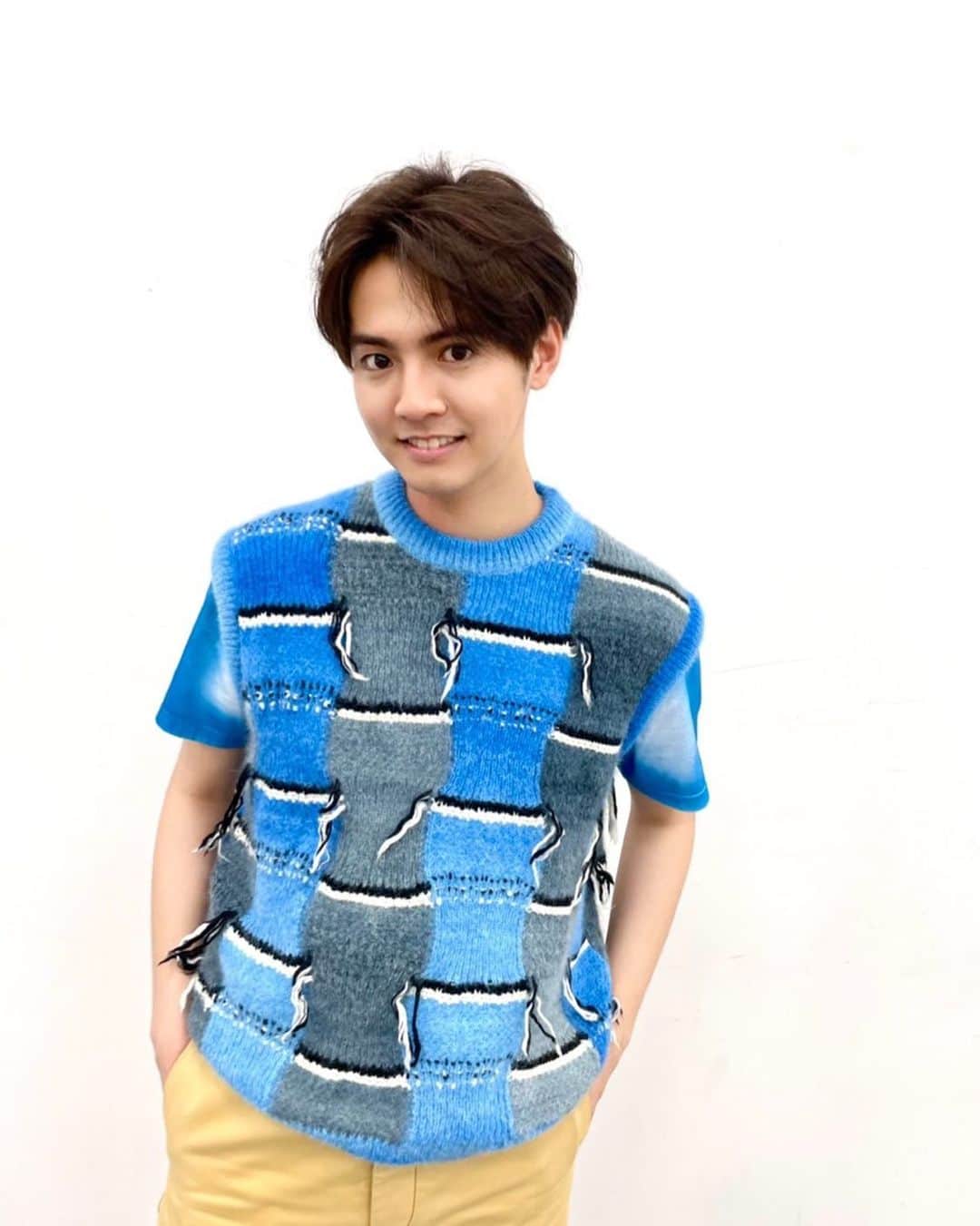 片寄涼太のインスタグラム：「It’s hard to believe that 6 months have already passed this year! 💦 Our life is filled with ups and downs, but I hope your days are filled with joy no matter what. Please keep smiling, and keep your head up!! ☀️✨」