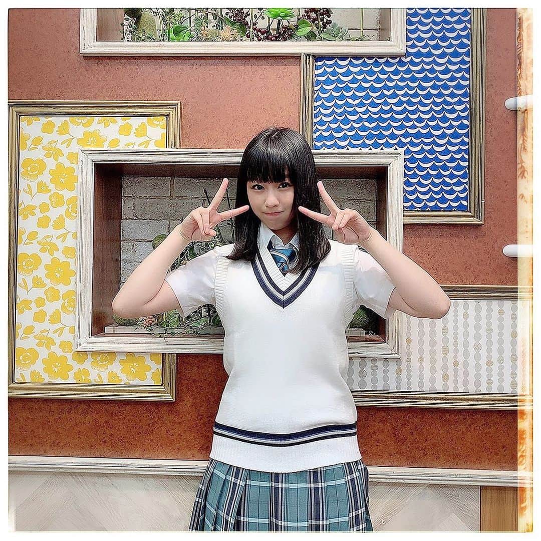 奥森皐月のインスタグラム：「. . . 明日は「奥森皐月の公私混同」第14回公開日。 . ゲストはにゃんぞぬデシさんです。 . 音楽の起源から、お笑いの話、ハライチのターン！まで。 好きなことばかり1時間トークさせていただいています。 . ハライチのターン！ヘビーリスナーの目線で語り合いつつ、番組と関わりがあるにゃんぞぬデシさんからさまざまなウラ話もお聞きしました。 . 今週から衣装が夏服になっているので、そこにも注目してねー。 logirlにて、木曜18時から1時間は無料でご覧いただけます。 なにとぞよろしくお願いいたします！ . . . そして「奥森皐月の公私混同」の収録後期第2回がlogirlのnoteにて公開されました！ 今回は第6〜9回の振り返りをしています。 . みほとけさん、ムラムラタムラさん、エアコンぶんぶんお姉さん、桑原由気さんというラインナップです。 改めてどういうキャスティング？ . カメラが止まったあとに、ありえないくらい真剣にお笑いの話をしてくれたムラムラタムラさんの話など。今回もここだけの情報が盛りだくさんです！ . 公式twitter（@s_okumori）からお読みいただけます。 番組本編・note・ツイッター、ぜひチェックしてください！ . . . #奥森皐月 #奥森皐月の公私混同 #毎週木曜 #テレ朝動画 #logirl #トーク #にゃんぞぬデシ #新曲 #リリース #ラジオ #お笑い #音楽 #ハライチのターン #ハライチョフ  #趣味 #収録後記 #note #りぼんガール #すイエんサーガールズ #JK #SJK #制服 #ネクタイ #衣装 #夏 #手書き #Twitter #スターダストプロモーション」